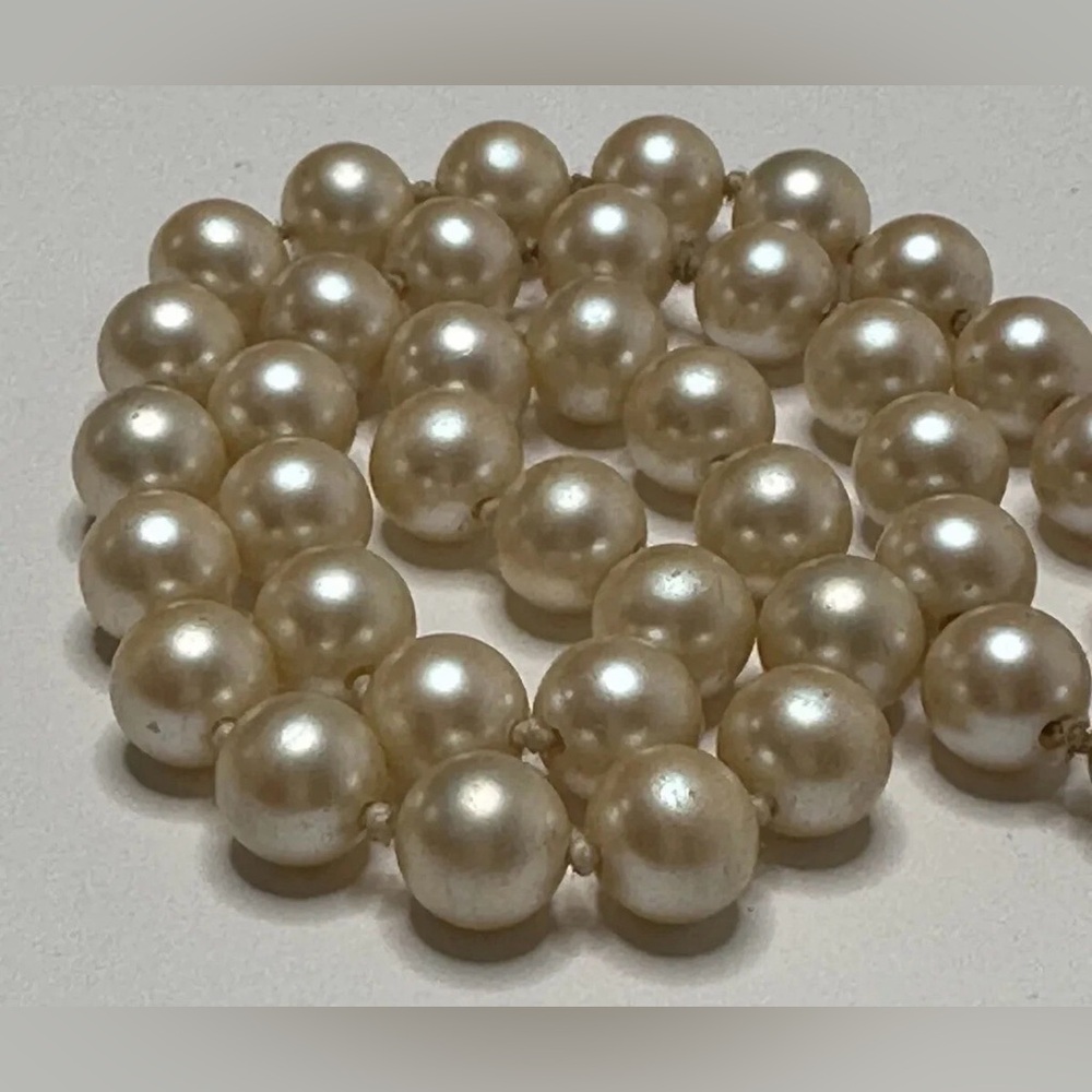 Vintage Pearl Beaded Knotted Necklace Cream Color Retro Classic MadMen Glamour